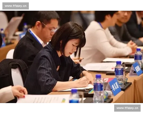 围绕电子竞技比分变化解析赛事策略与选手表现趋势洞察与数据分析